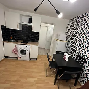 Appartement T2 A La Gare Rer C - Parking - Orly Airport 7km, Savigny-sur-Orge